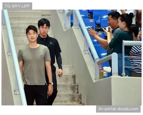 官方:前韩国国脚奇诚庸加盟某中超俱乐部,担任助理教练 官方:前韩国国脚奇诚庸加盟某中超俱乐部,担任助理教练